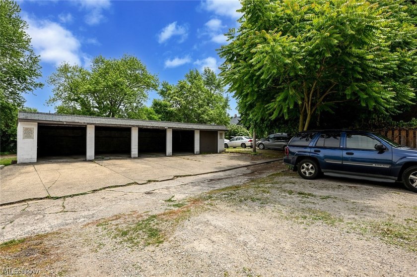 Four units in Lakewood available now! One unit is currently - photo 24
