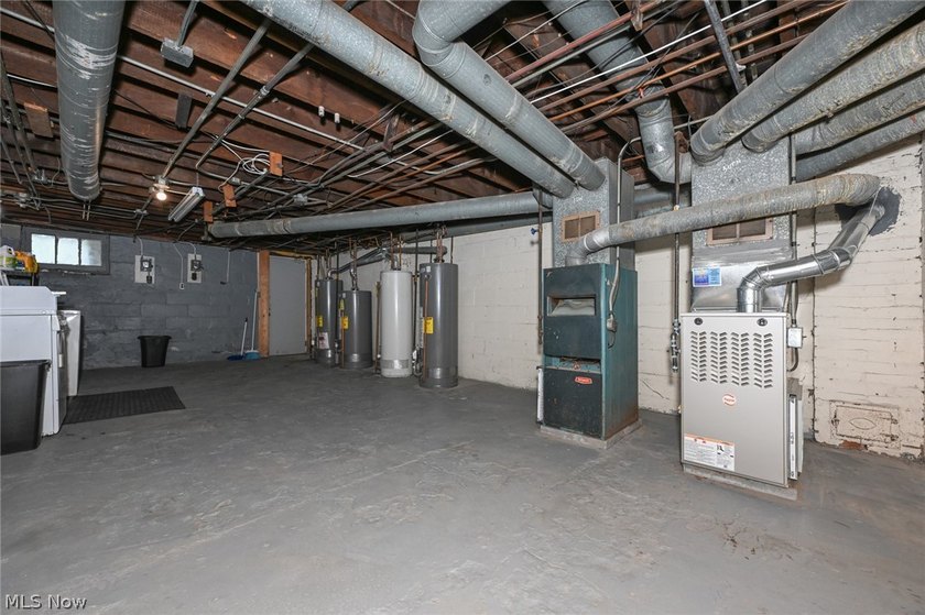 Four units in Lakewood available now! One unit is currently - photo 27