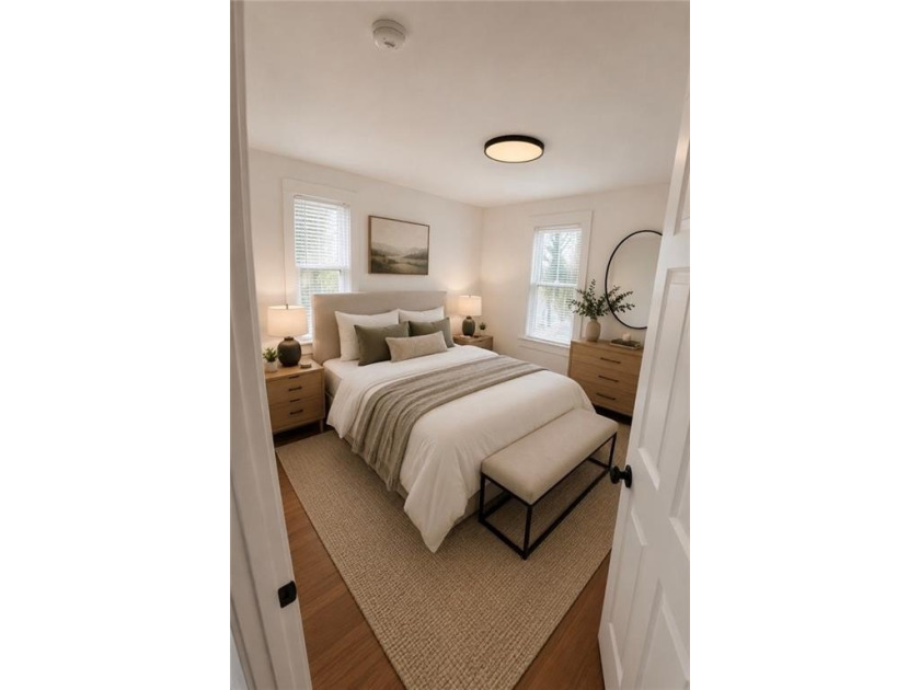 Beautifully remodeled single-family cottage located in Newport's - photo 7