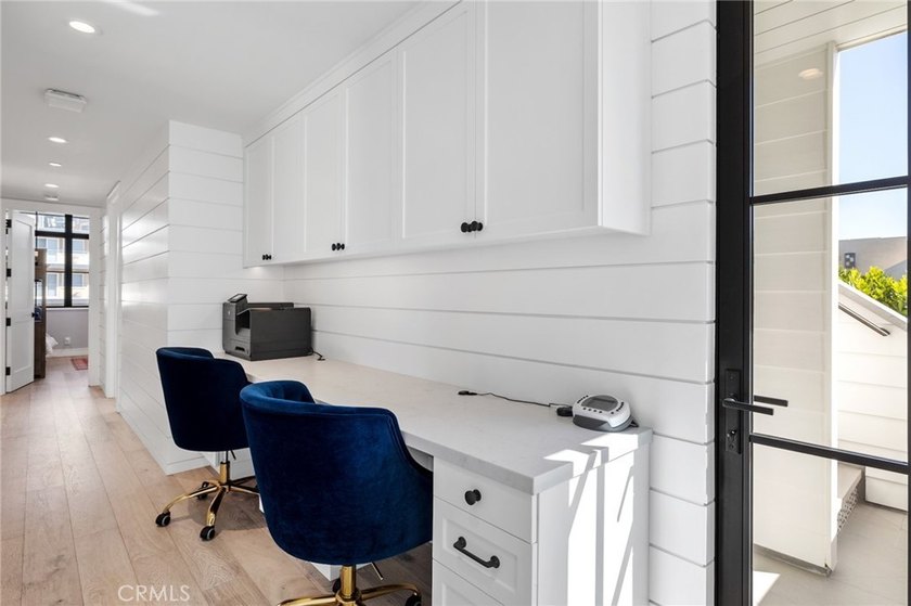 This fully furnished rental is available for the months of - photo 50