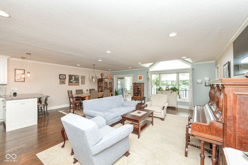 Lake front living in a low maintenance condo, that comes with - photo 6
