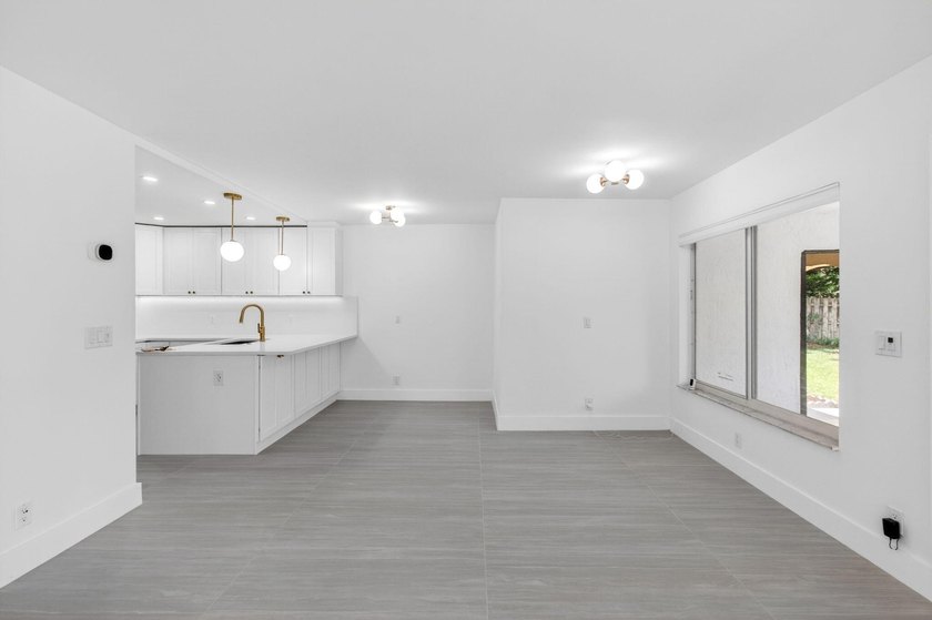 Fully Remodeled &amp; Move-In Ready! This stunning, fully renovated - photo 11