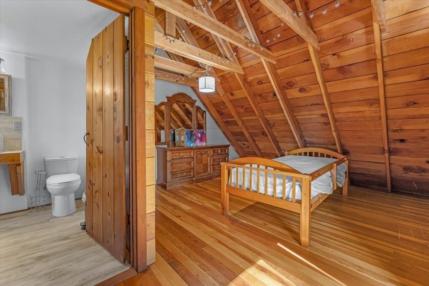 Discover classic Tahoe charm at this inviting 2-bedroom, 2 - photo 16