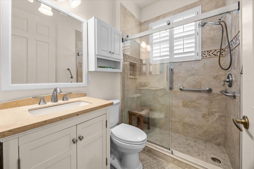 Beautifully updated 3BR/2BA home in the desirable Key - photo 18