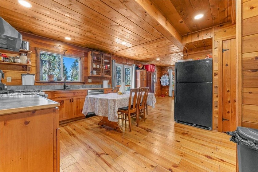 Discover classic Tahoe charm at this inviting 2-bedroom, 2 - photo 21