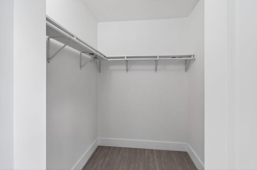 Fully Remodeled &amp; Move-In Ready! This stunning, fully renovated - photo 26