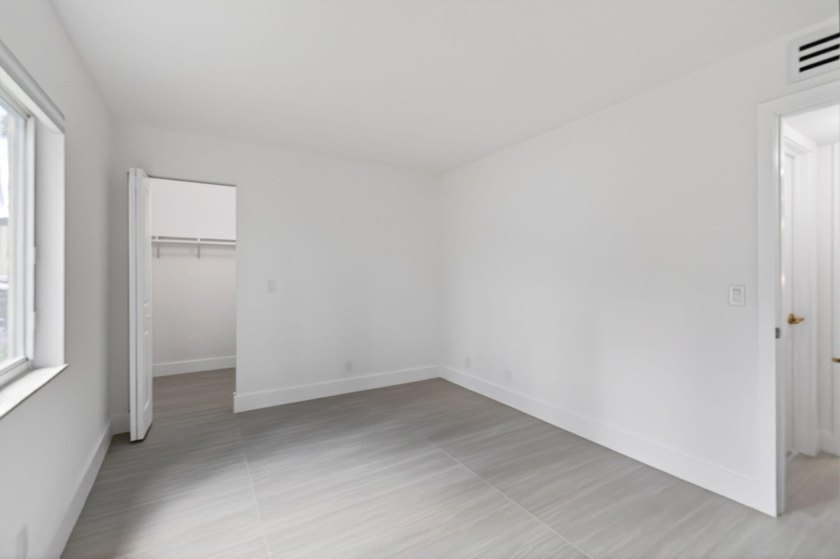 Fully Remodeled &amp; Move-In Ready! This stunning, fully renovated - photo 33