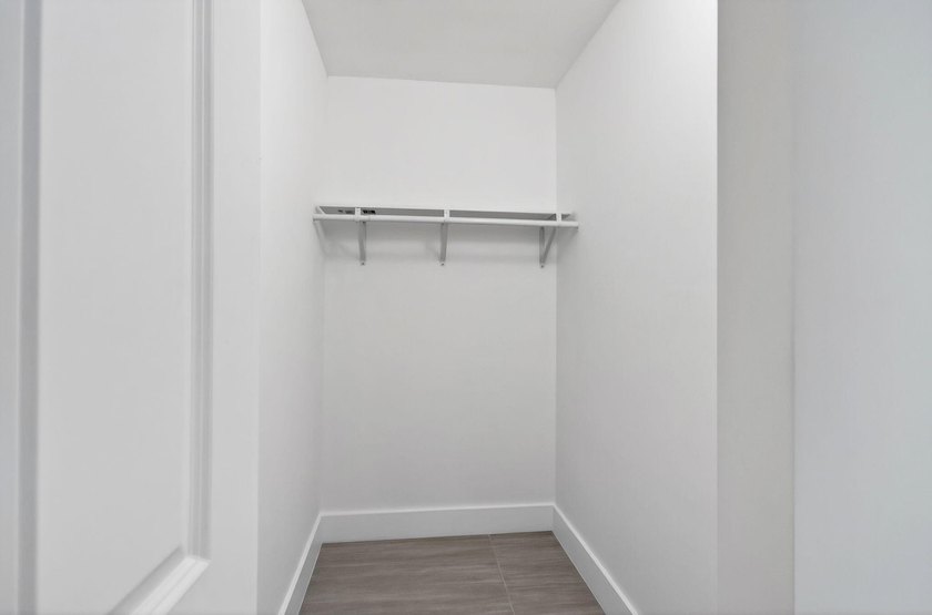 Fully Remodeled &amp; Move-In Ready! This stunning, fully renovated - photo 34