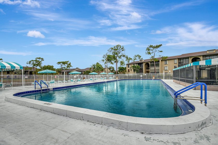 Fully Remodeled &amp; Move-In Ready! This stunning, fully renovated - photo 41