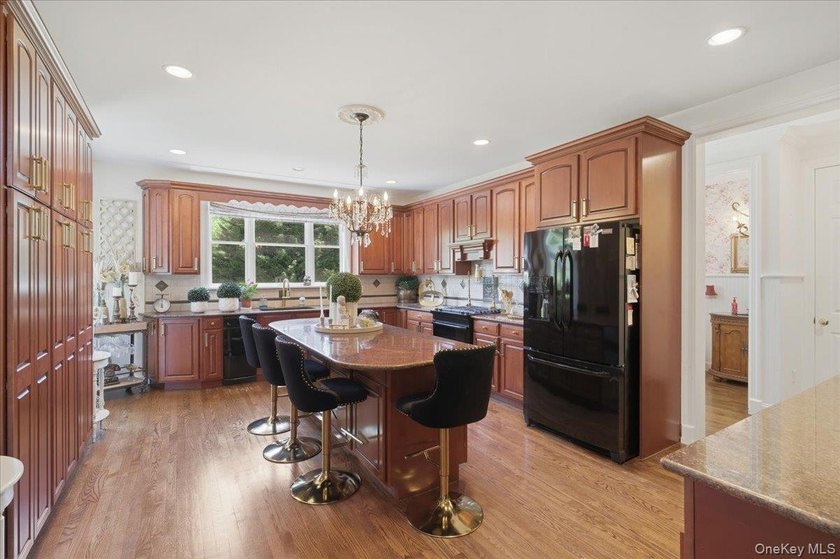 Welcome to 2 Mercedes Court, a beautifully maintained Colonial - photo 12