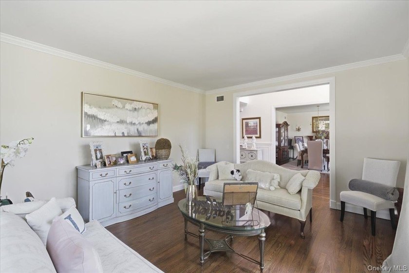 Welcome to 2 Mercedes Court, a beautifully maintained Colonial - photo 17