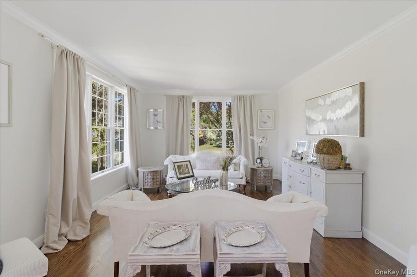 Welcome to 2 Mercedes Court, a beautifully maintained Colonial - photo 18