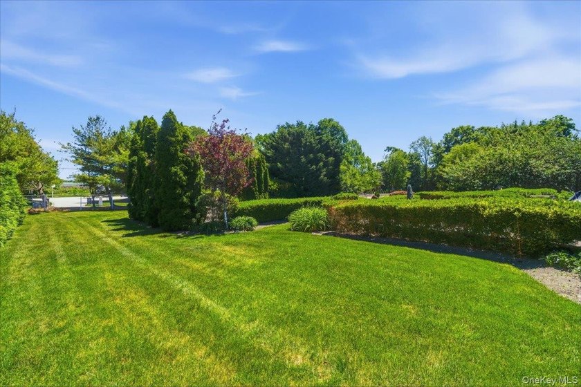 Welcome to 2 Mercedes Court, a beautifully maintained Colonial - photo 40