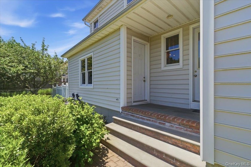 Welcome to 2 Mercedes Court, a beautifully maintained Colonial - photo 43