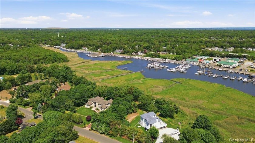 Welcome to 2 Mercedes Court, a beautifully maintained Colonial - photo 48