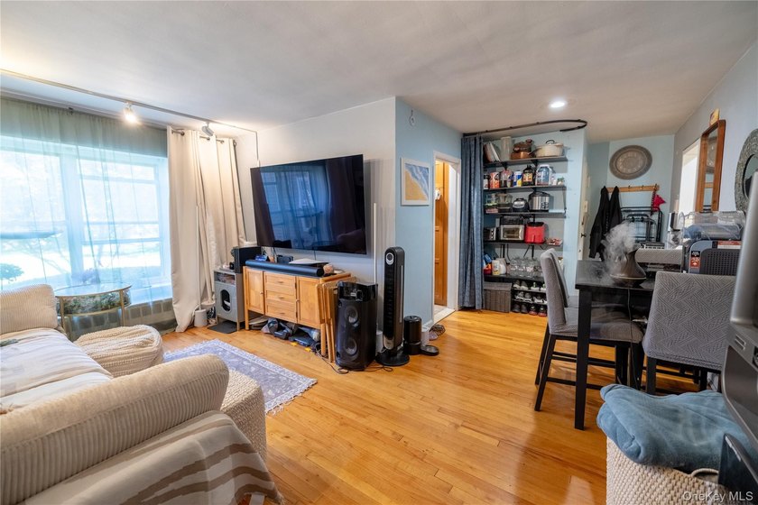 Price Reduction! Amazing Deal! Step into this bright and - photo 2