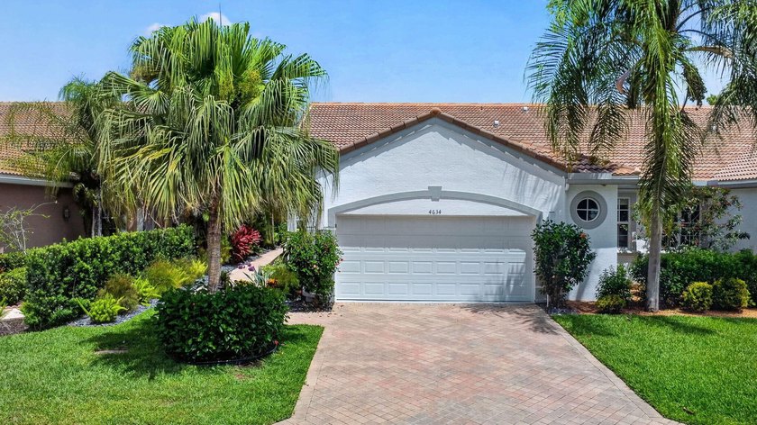 Get ready for Extraordinary! This Decorator/Designer Renovated - photo 3