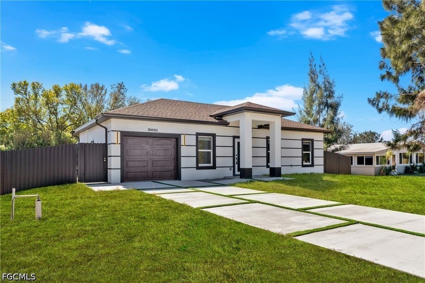 Beautiful new construction home located in the desirable Punta - photo 4