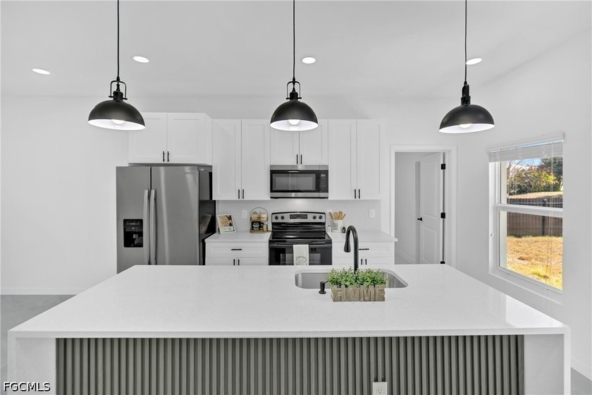 Beautiful new construction home located in the desirable Punta - photo 8