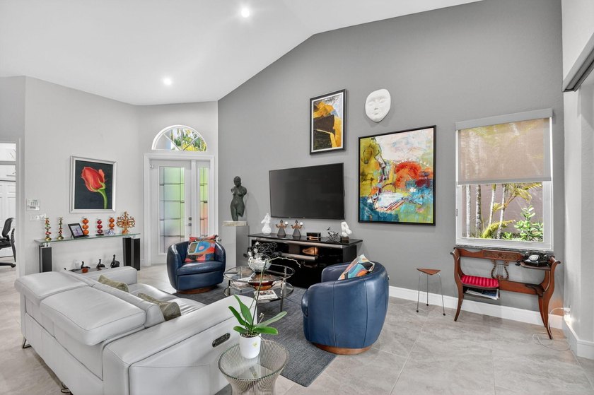 Get ready for Extraordinary! This Decorator/Designer Renovated - photo 10