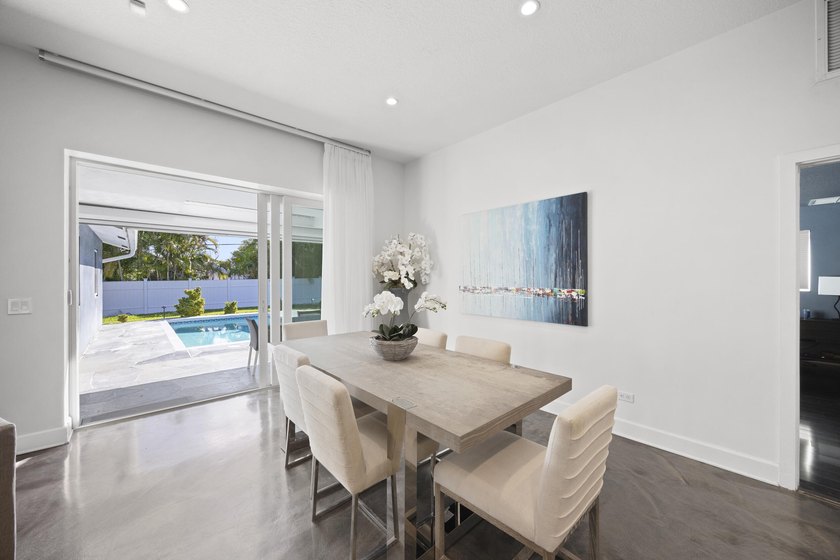 Great investment property tenant in place. Beautifully renovated - photo 11