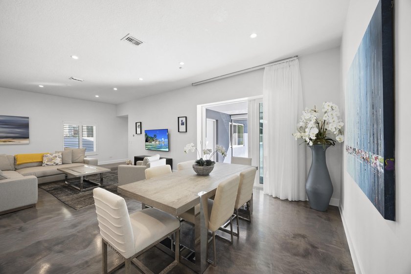 Great investment property tenant in place. Beautifully renovated - photo 14