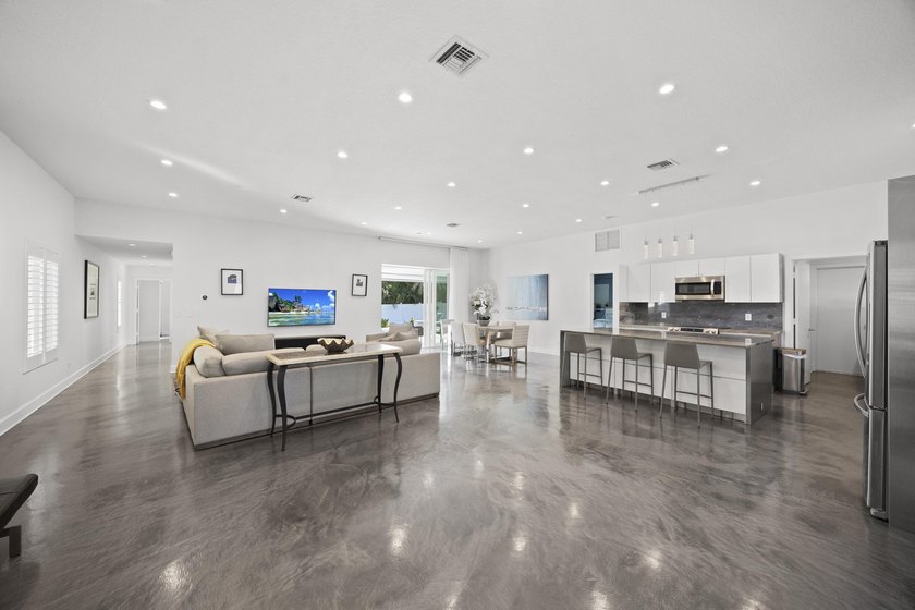 Great investment property tenant in place. Beautifully renovated - photo 21
