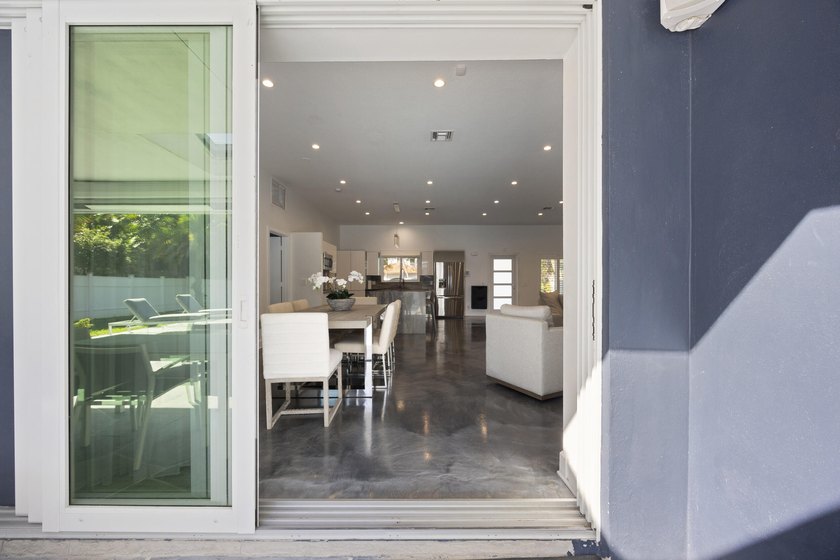 Great investment property tenant in place. Beautifully renovated - photo 22