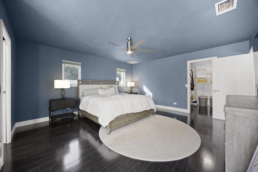 Great investment property tenant in place. Beautifully renovated - photo 24