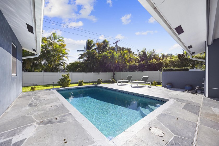 Great investment property tenant in place. Beautifully renovated - photo 43