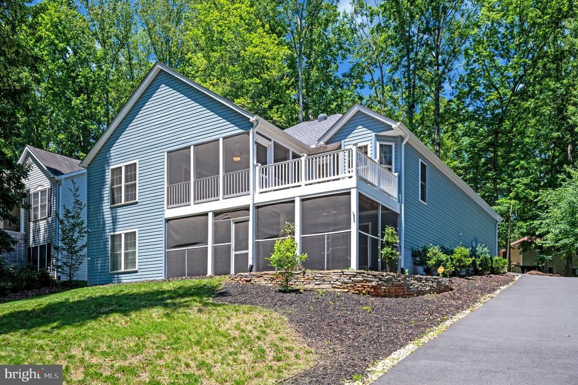 Welcome to 708 Eastover Parkway, where modern design, flexible - photo 5