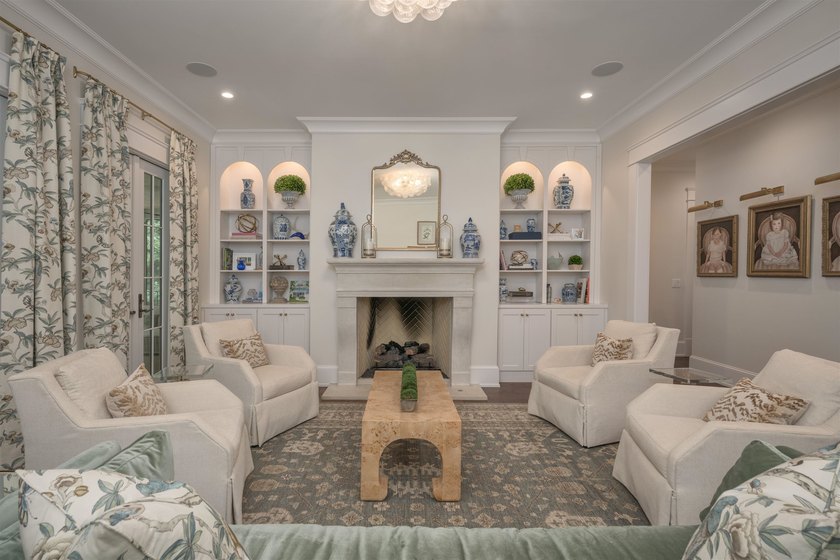 Approximately 7,200 Sq. Ft. | 6 Bedrooms | 5 Full Baths | 2 Half - photo 11