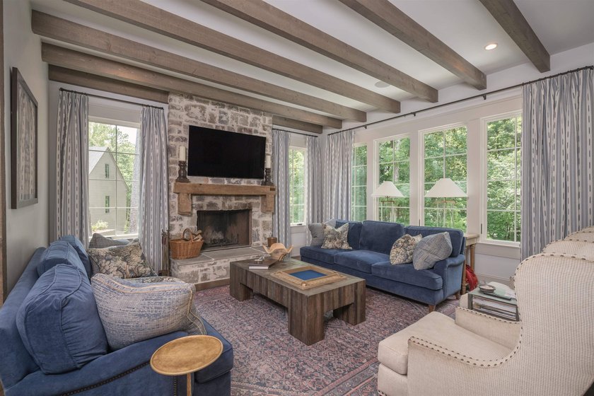 Approximately 7,200 Sq. Ft. | 6 Bedrooms | 5 Full Baths | 2 Half - photo 19