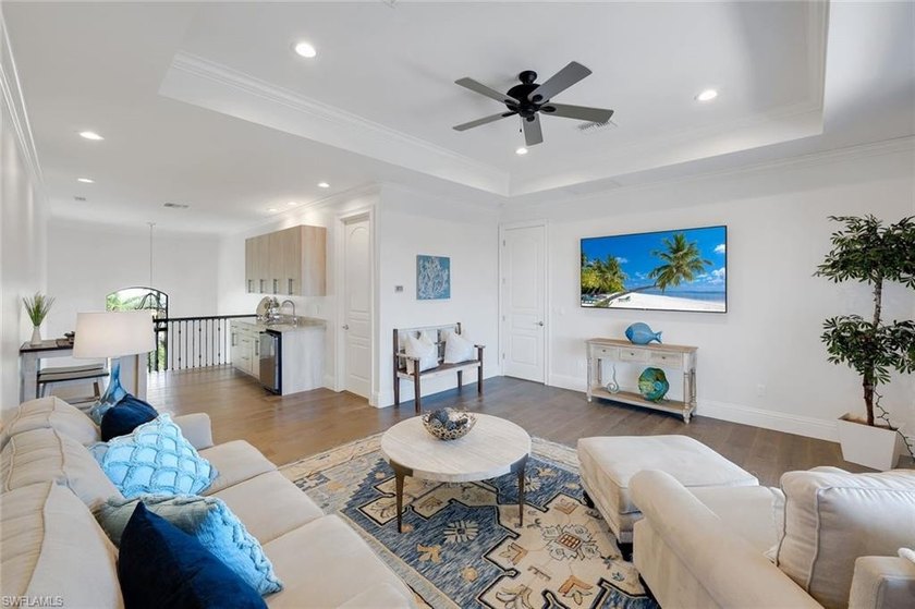 Sun, Sun, Sun! Sought after Southwest Exposure Luxury Waterfront - photo 22