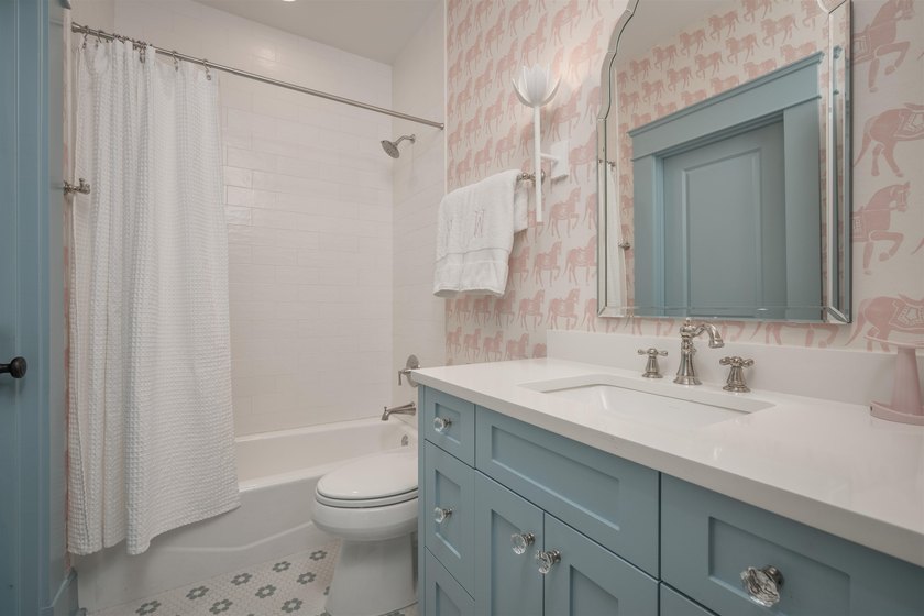 Approximately 7,200 Sq. Ft. | 6 Bedrooms | 5 Full Baths | 2 Half - photo 31