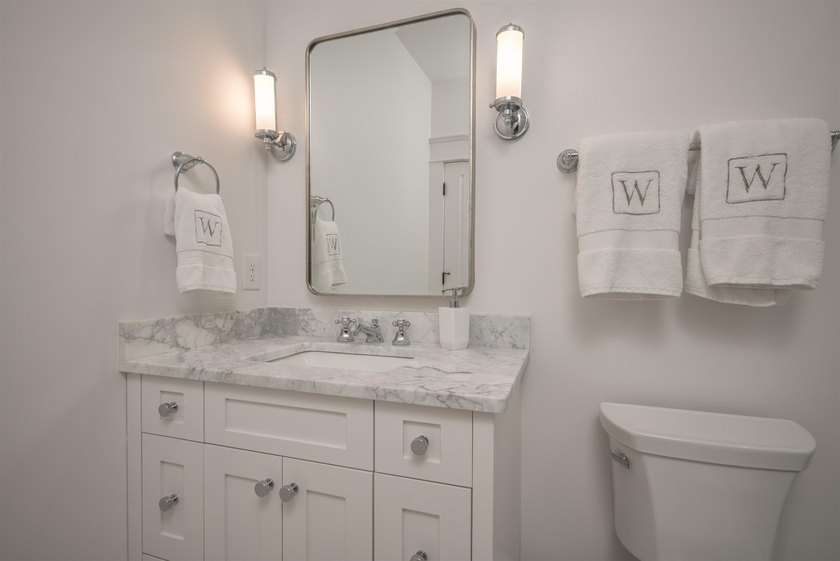 Approximately 7,200 Sq. Ft. | 6 Bedrooms | 5 Full Baths | 2 Half - photo 37