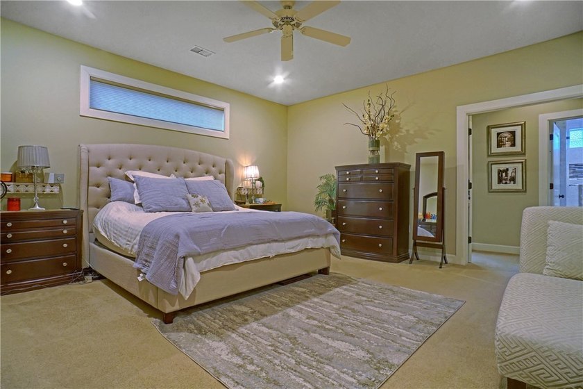 Homes that offer location, elegance, and space don't come up - photo 38