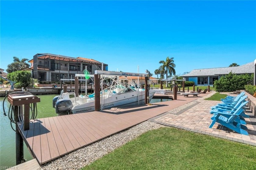 Sun, Sun, Sun! Sought after Southwest Exposure Luxury Waterfront - photo 38
