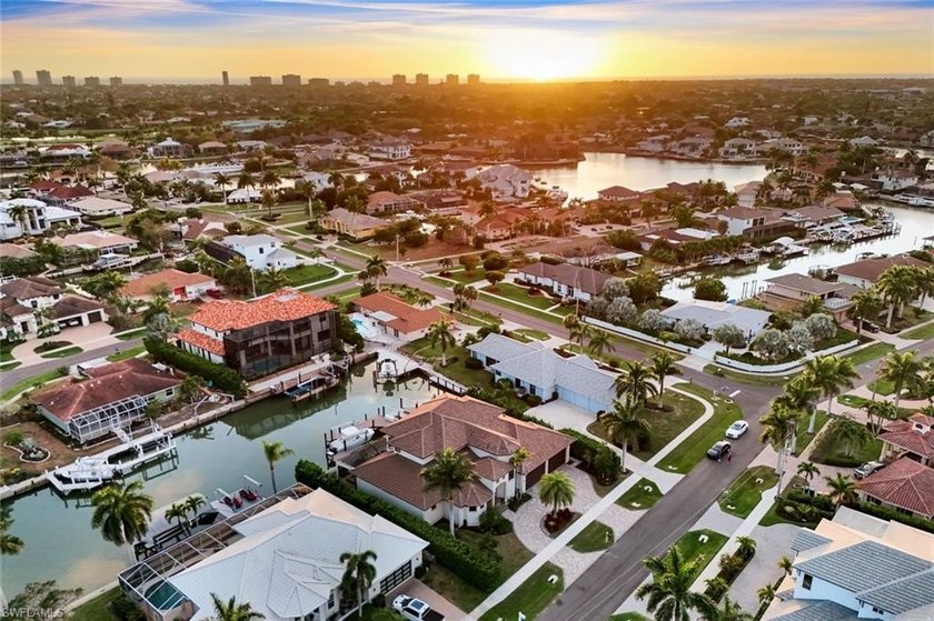 Sun, Sun, Sun! Sought after Southwest Exposure Luxury Waterfront - photo 44