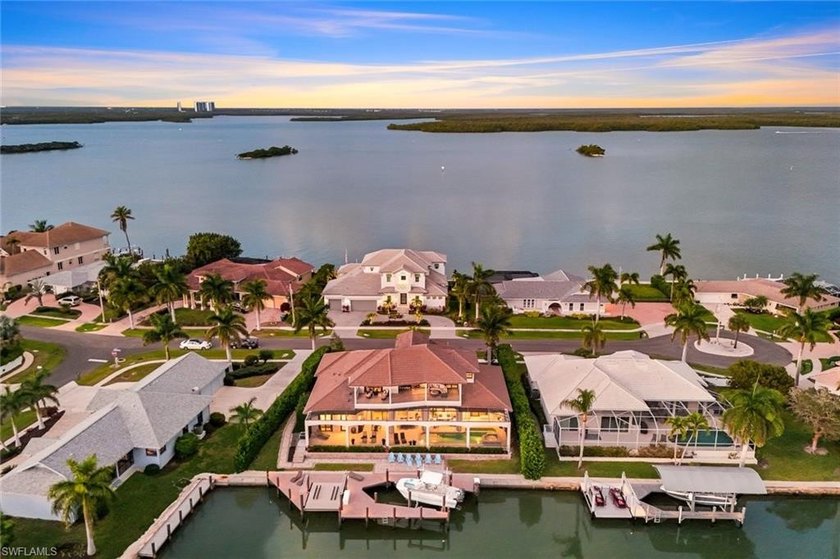Sun, Sun, Sun! Sought after Southwest Exposure Luxury Waterfront - photo 48