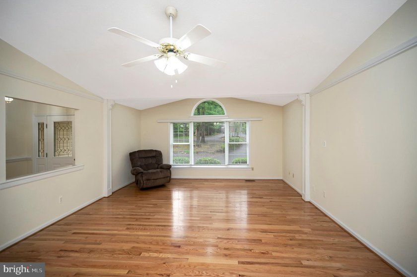 Welcome to 1011 Eastover Pkwy, where effortless one level living - photo 6