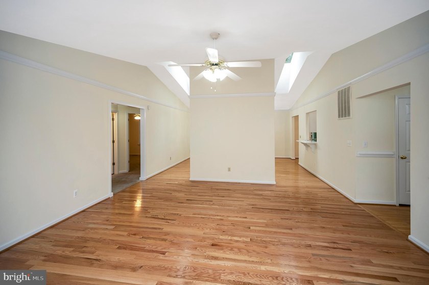 Welcome to 1011 Eastover Pkwy, where effortless one level living - photo 8