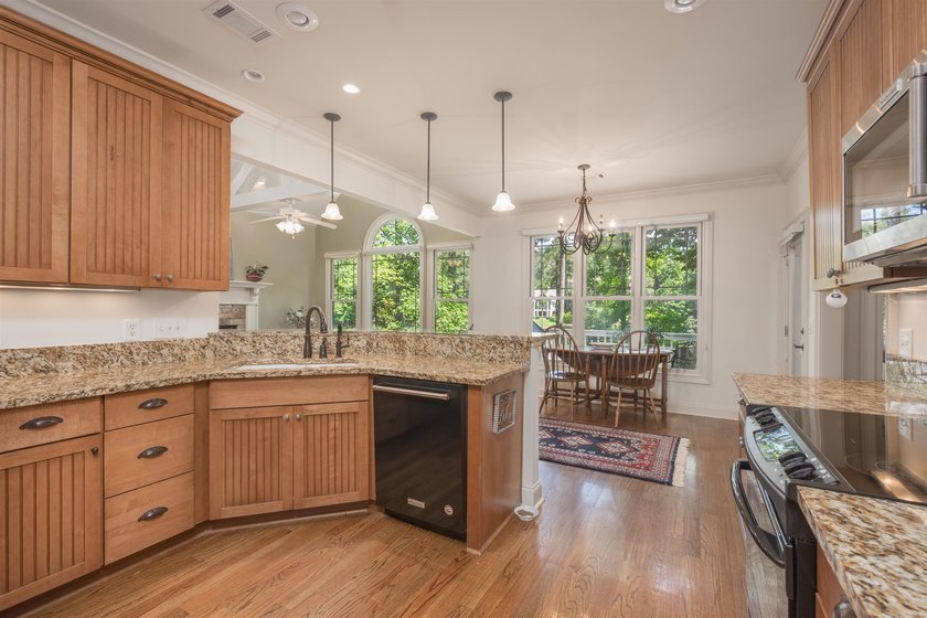 SERENE POND VIEW LIVING IN THE HEART OF REYNOLDS LAKE OCONEE! - photo 12