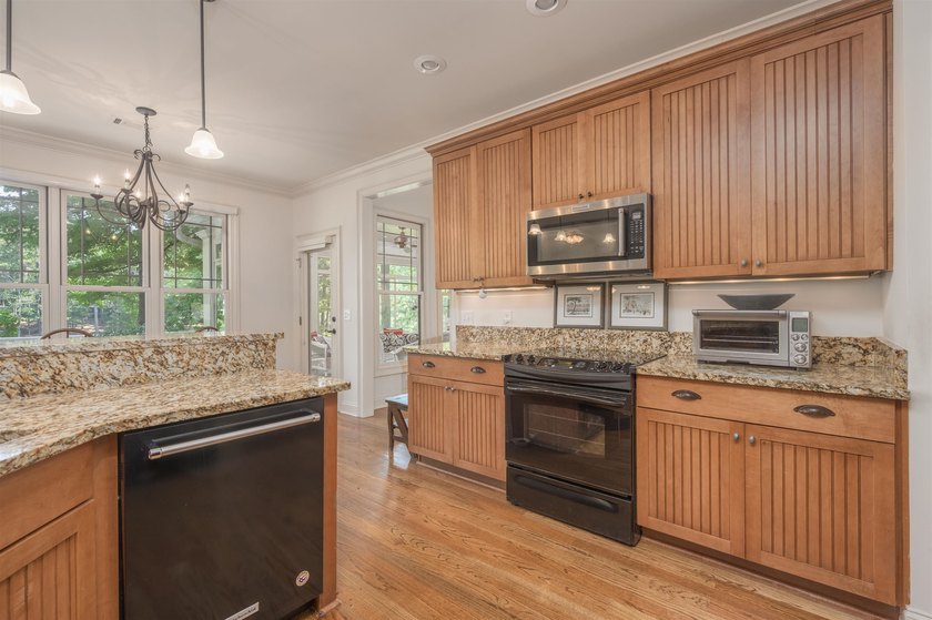 SERENE POND VIEW LIVING IN THE HEART OF REYNOLDS LAKE OCONEE! - photo 13