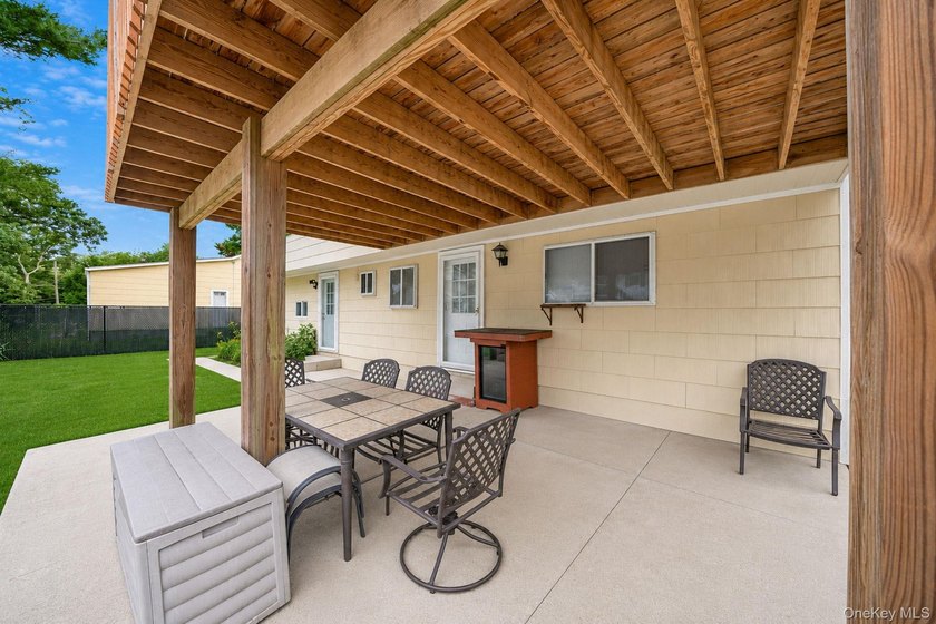 Welcome to this spacious 4-bedroom, 2-bath home in the heart of - photo 10