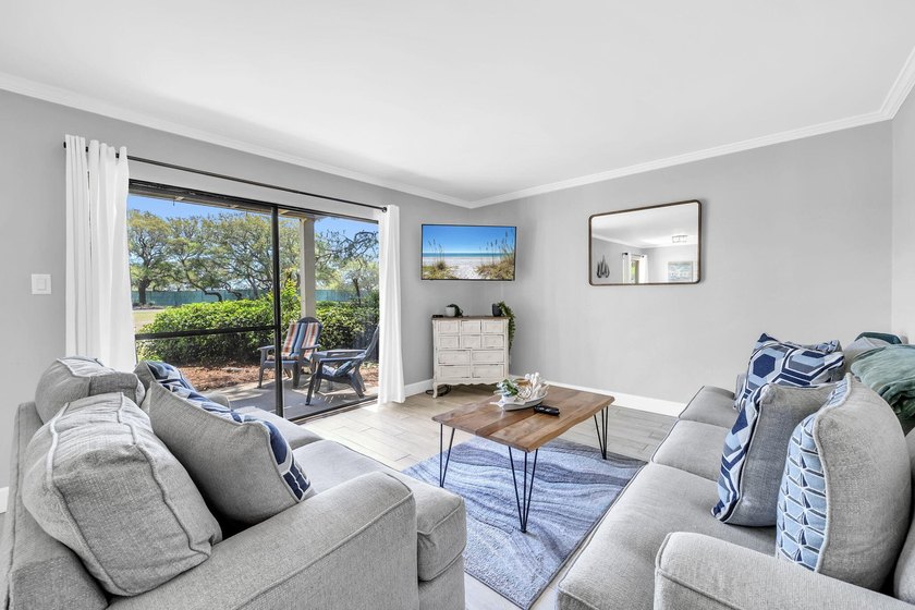 Show-stopper fully renovated ground floor golf villa is a - photo 14