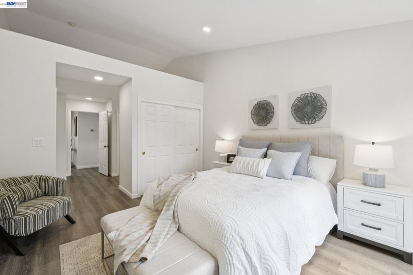 This is it! Rare end-unit townhome that lives like a - photo 17