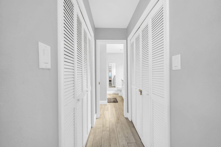 Show-stopper fully renovated ground floor golf villa is a - photo 22