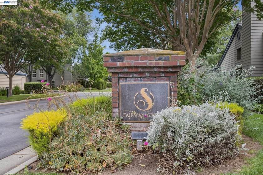 This is it! Rare end-unit townhome that lives like a - photo 39
