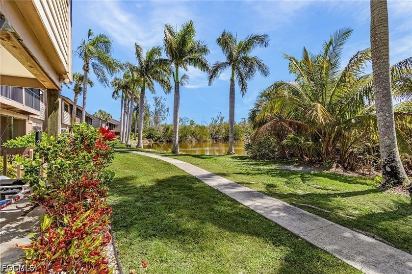 Welcome to Captains Harbor in beautiful Bokeelia-a quiet - photo 2